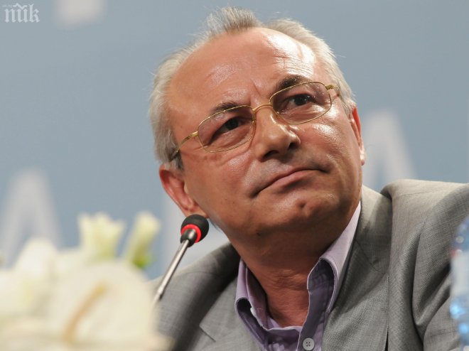 Aхмед Доган се връща към науката