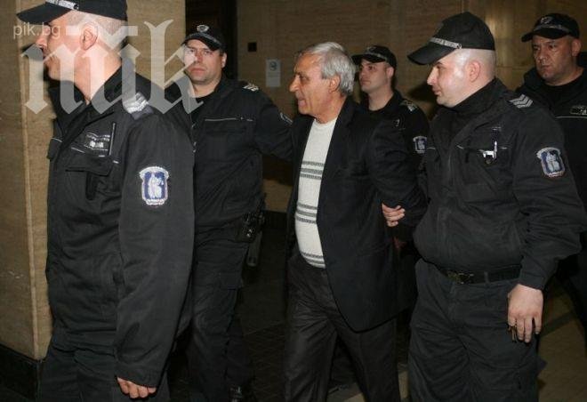 Само в ПИК: Пуснаха Ицо Папата да си ходи у дома!