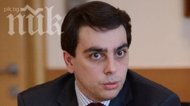 Енергийният министър: Няма логика при свръхпроизводство 
цената на тока да се вдига