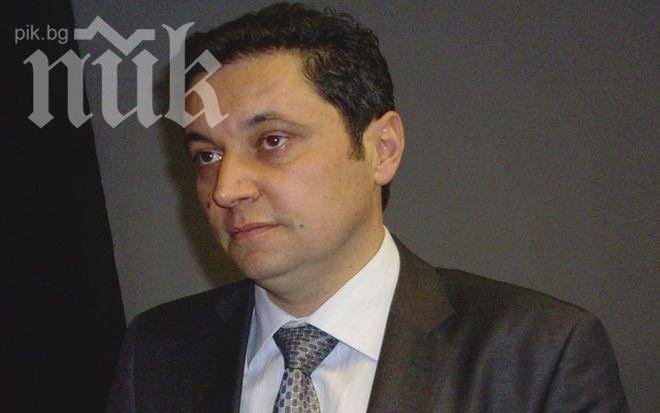 Яне се радва: Честит празник и сбогом, г-жо Пръм!