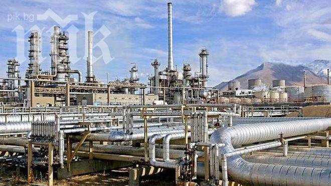 Сирийската опозиция подпалила три петролни кладенеца