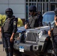 един полицай убит четирима ранени стрелба манастир египет