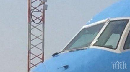инцидент самолет кацна принудително португалия заради напукано стъкло пилотската кабина