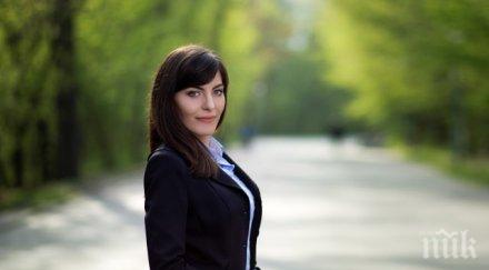 парламентарни страсти секси депутатката теодора стана космонавт кацна жълтите павета снимки