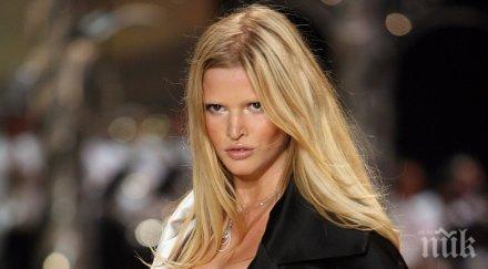 лара стоун заголи бомби снимка