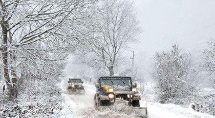 заради снежна буря коли сблъскаха словакия ранени