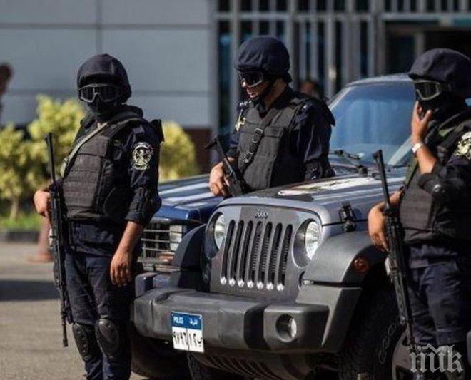 Един полицай е убит, а още четирима са ранени при стрелба пред манастир в Египет