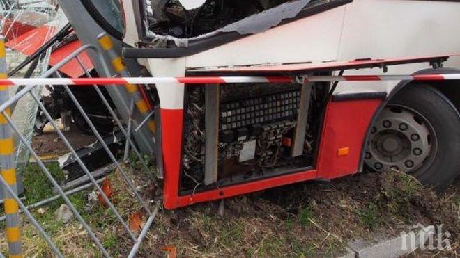 Инцидент в  Кьолн! Влак и камион се сблъскаха на прелез,13 са ранени 