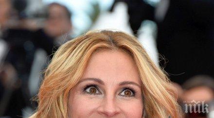 шапки долу красивата жена света снимки