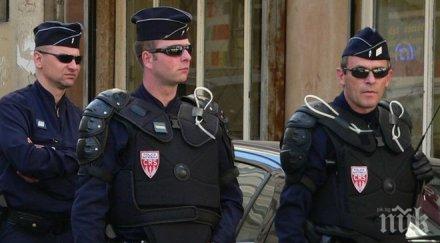 екшън изборите франция евакуираха избирателна секция заради подозрителен автомобил