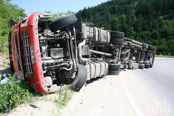 Два тира се удариха на пътя Видин - Ружинци