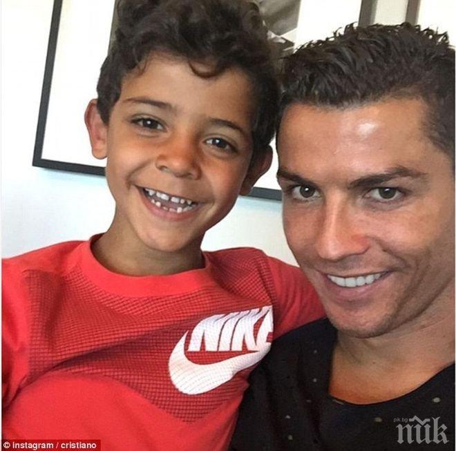 ДОСТОЕН НАСЛЕДНИК: Синът на Кристиано Роналдо вкара гол както своя именит баща (ВИДЕО)