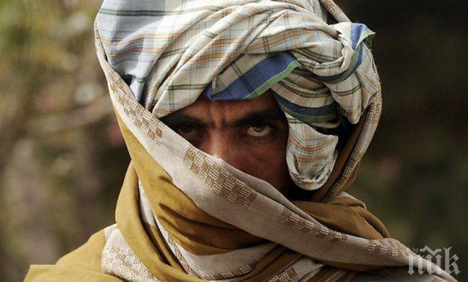 Десетки са убити при нападение на талибаните срещу афганистанска военна база