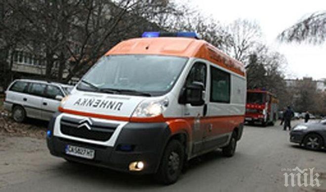 Трима души пострадаха при тежка катастрофа в София - виновникът остави колата си и избяга 