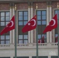 БЕЛЕЗНИЦИТЕ ИГРАЯТ! Масови арести в Турция - над 800 полицаи са зад решетките