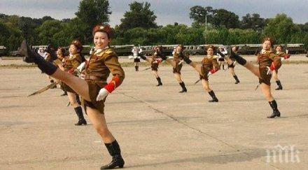 пик невероятно факт сексапилни красавици маршируват оскъдни униформи северна корея снимки