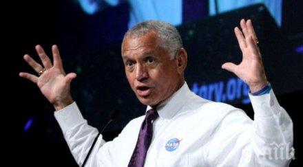 страшен скандал наса директорът чарлз болдън шокиращи разкрития извънземните предвижда война няколко месеца видео