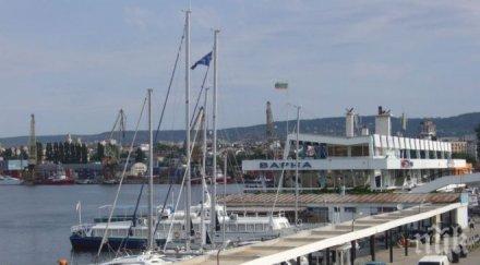 пожар морето горя яхта морската гара варна