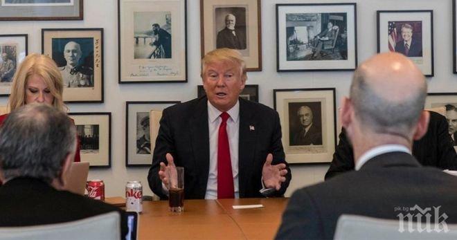 ПРИСТРАСТЕН! Доналд Тръмп инсталира на бюрото си бутон за „Кока-Кола”