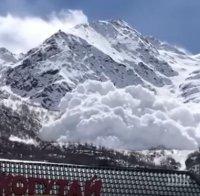 Лавина се свлече на метри от курорт в Русия (ВИДЕО)