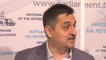 ИЗВЪНРЕДНО И ПЪРВО В ПИК! БСП си показа рогата в парламента! Кирил Добрев се изпокара с журналисти - бяга като опарен от горещия картоф "Гергов" (ВИДЕО)