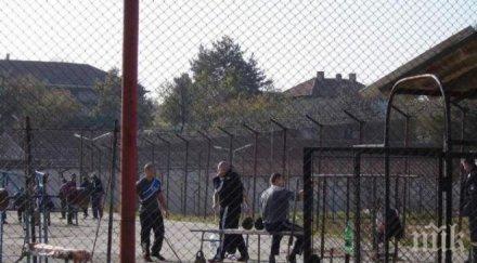 затворник припадна цигара бонзай повлече крак акция антидрога