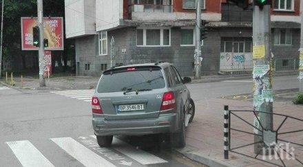 прочухме световният шампион идиотско паркиране враца