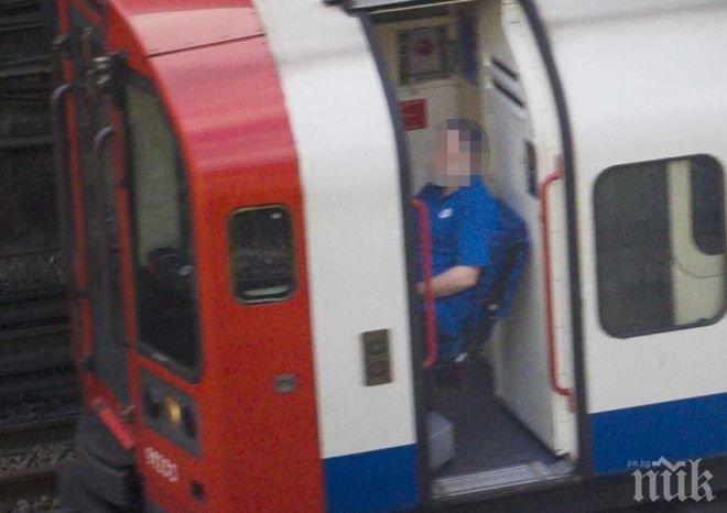 УЖАС! Ватман на метрото в Лондон кара с отворена врата (СНИМКА)