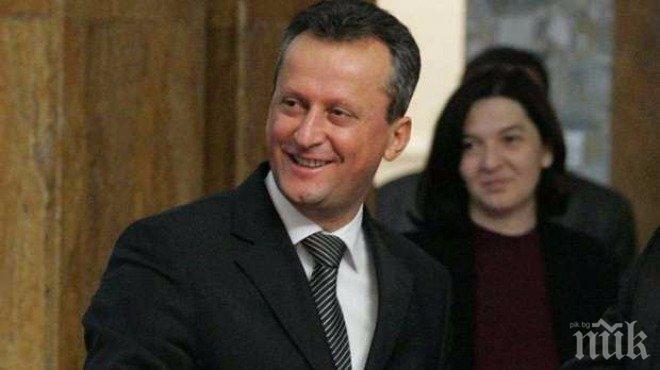 Веляновски: Джафери не е избран за председател на македонския парламент, селфи не означава избор