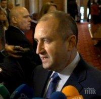 ПЪРВО В ПИК! Румен Радев пристигна в парламента за клетвата на кабинета 