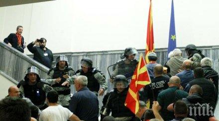 сащ призоваха македонските лидери поставят политическата криза