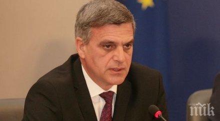 скандално стефан янев назначил съветниците баснословни заплати