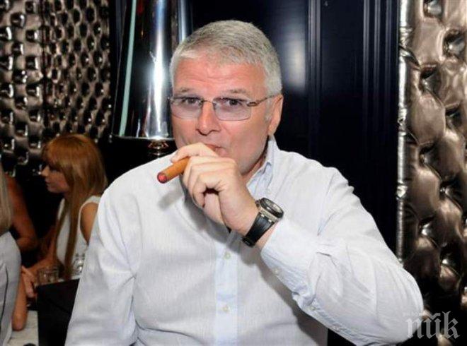 Повелителят на манекенките Христо Сираков с нова изгора - колекционерът на стройни снаги вдигна нивото и заби студентка