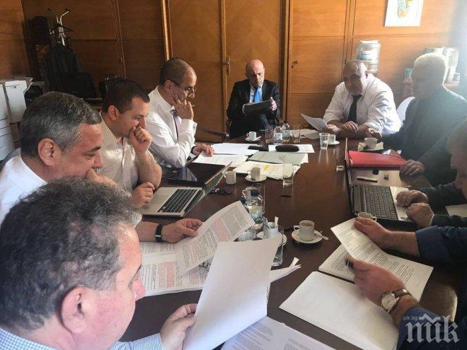 ЕКСКЛУЗИВНО В ПИК! ГЕРБ и Патриотите на преговори за министерствата - ето кога ги събира Борисов