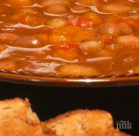 Варят войнишка боб чорба в НИМ