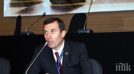 бомба шаха силвио данаилов хвърли оставка оставка шеф федерацията