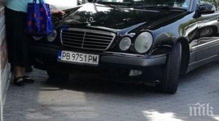 хит хит видял софиянец повторил… пльос колата тротоара