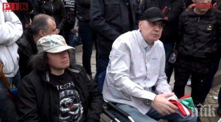 извънредно третия ден теферич референдума учиндолецът слави бесен кара журналистите шоуменът вика малоумници гледайте живо пик обновена