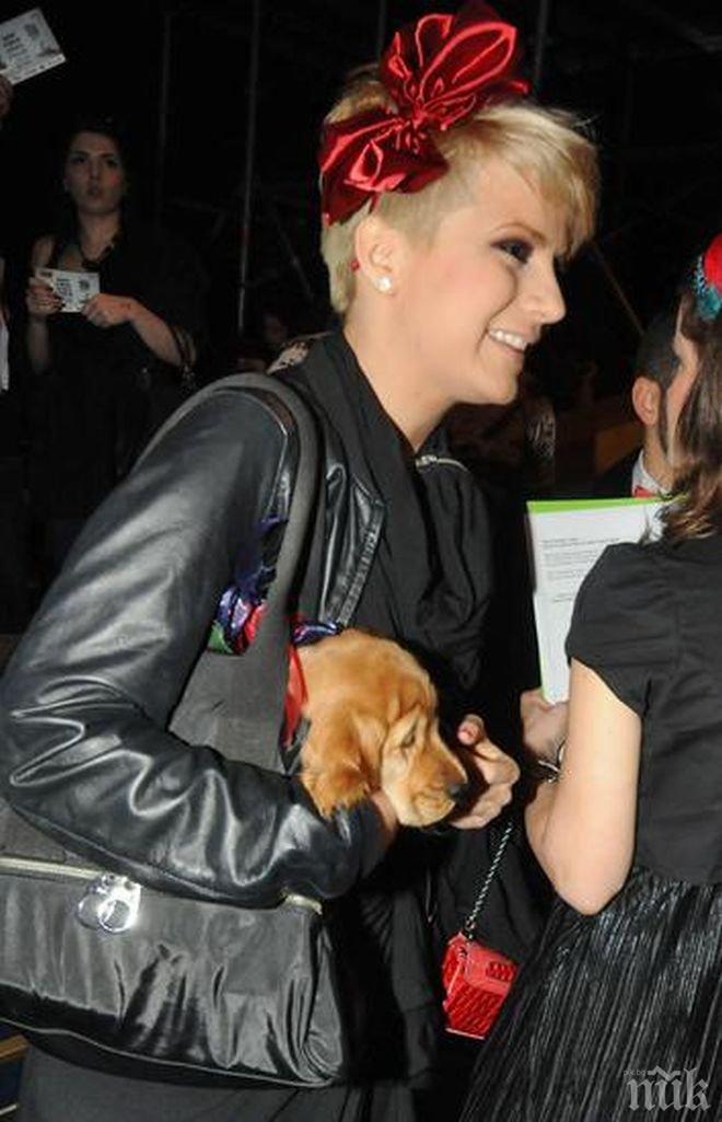 Поли Генова в шок! Ветеринар разкрил на певицата, че кучeто й е натровено с препарати, които се купуват без контрол