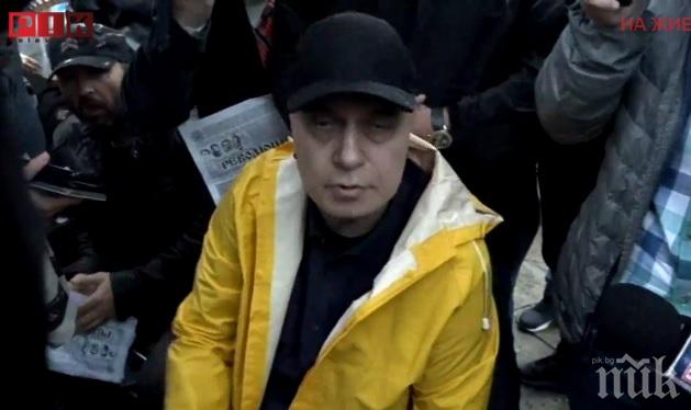 ИЗВЪНРЕДНО В ПИК TV! Слави Трифонов призна пред ПИК: Борисов ми се обади и ме подкрепи за референдума (ОБНОВЕНА)