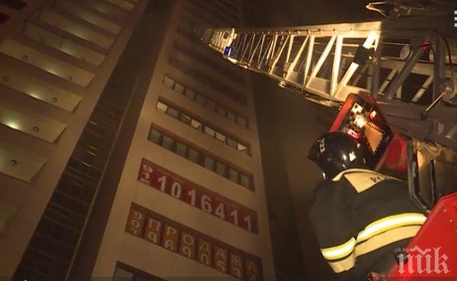 АД ПОД НЕБЕТО! Пожар лумна в 40-етажна сграда в Москва, пострадали са най-малко 30 души