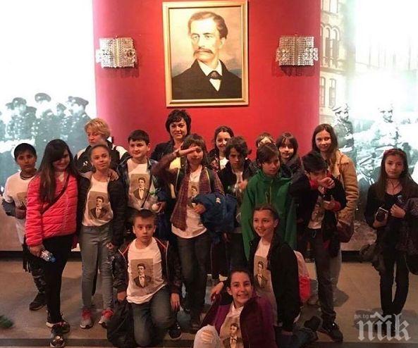 Корнелия Нинова надъхва над 600 деца от клубове „Млади възрожденци”