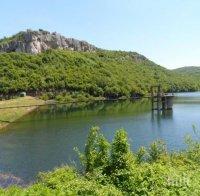 ЗЛОКОБНО! Писъци огласят язовира, който погълна 8-годишния Ники! Водолази търсят трупчето по дъното (ВИДЕО)