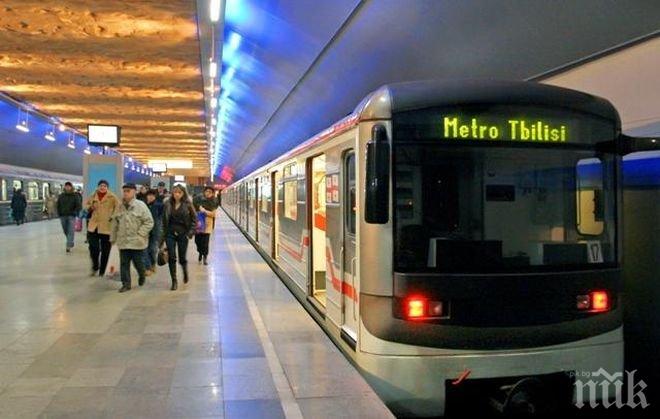 ОТ ПОСЛЕДНИТЕ МИНУТИ! Евакуираха станция на метрото в Тбилиси 