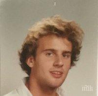 Снимка на Макрон като студент взриви интернет, тогавашните му професори: Той е твърде уверен в себе си 