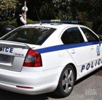 ЕКШЪН В АТИНА! Роднина на отвлечен и убит младеж стреля пред камерите 