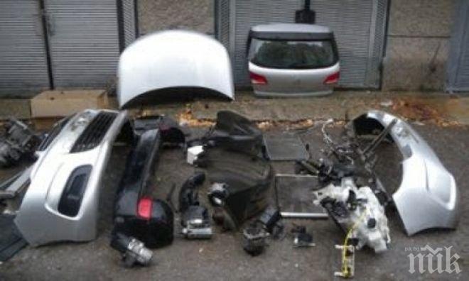 Нова мода: Разфасоват автомобили с българска регистрация в Бурса, открити са 15 разглобени коли