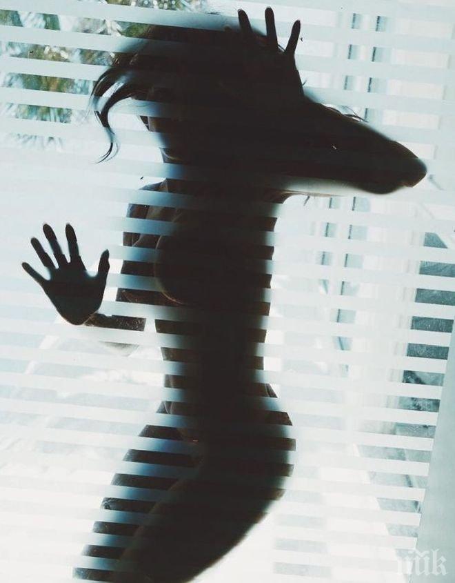 Безстрашна! Американската актриса Хали Бери публикува своя снимка само по бикини