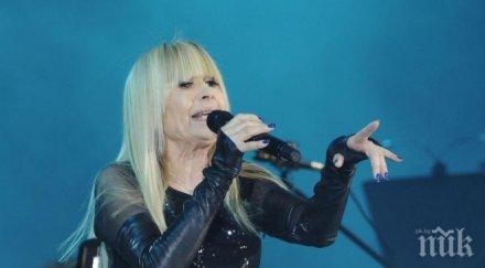 лили тръгва турне буркана мед