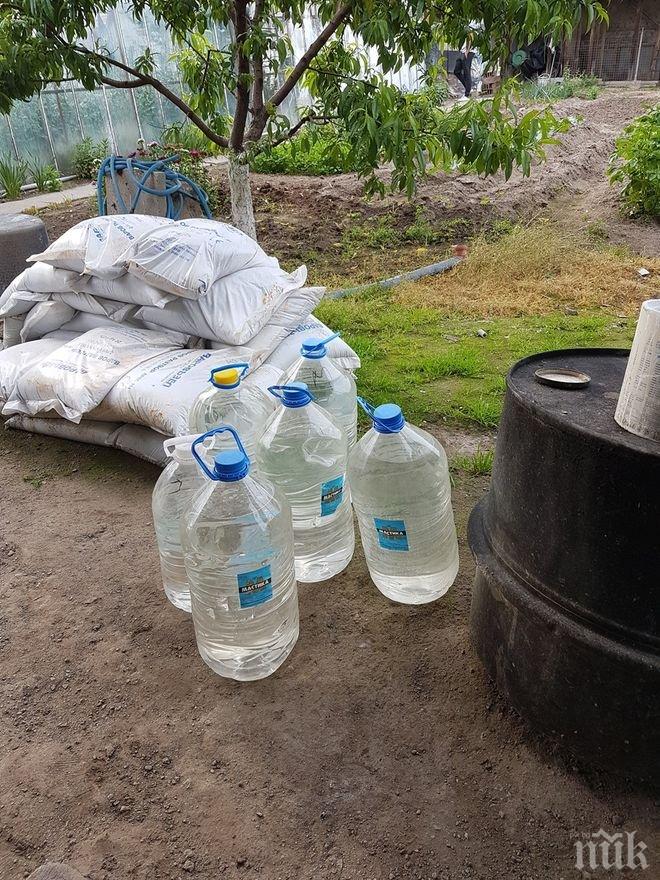 УДАР! 3100 литра алкохол задържаха митничари край Пловдив